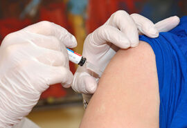 Die jährliche Grippeschutzimpfung ist der beste Schutz gegen Influenza-Viren. (Foto: UKJ) 