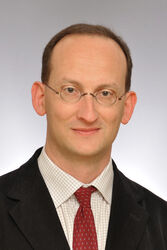 Prof. Dr. Christian Hübner, Leiter des Institutes für Humangenetik am UKJ. Foto: UKJ