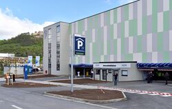 1.300 Parkplätze bietet das neue Parkhaus am UKJ. Es Das liegt direkt gegenüber des künftigen Haupteingangs des Jenaer Universitätsklinikums. Foto: UKJ/Szabo