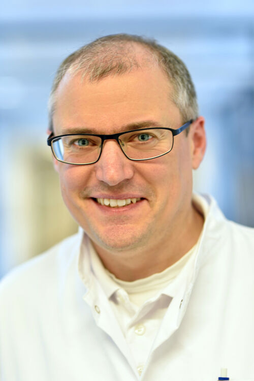 Dr. Thomas Ernst